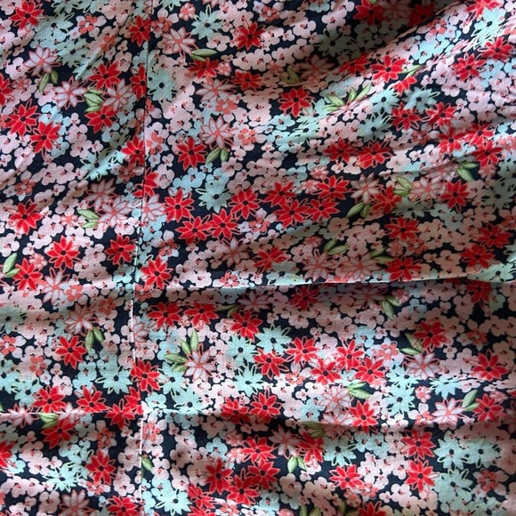 Red & Pink Floral Mini Skirt with Tie Belt –Size L - Picture 4 of 8